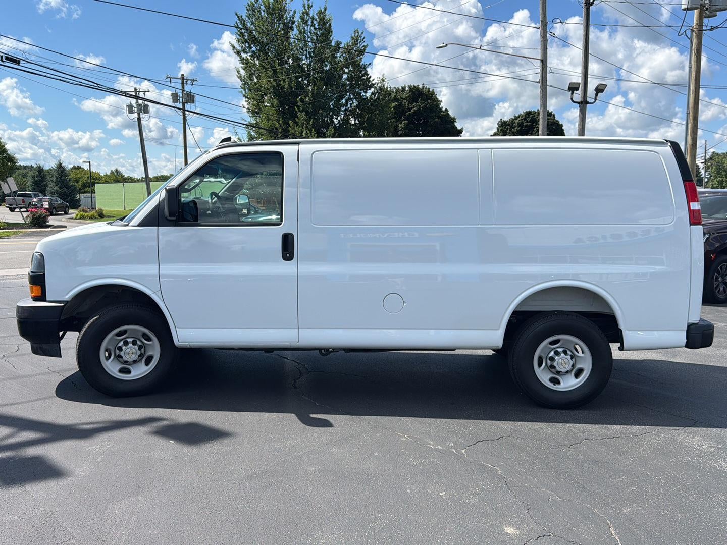 2025 Chevrolet Express Cargo WT