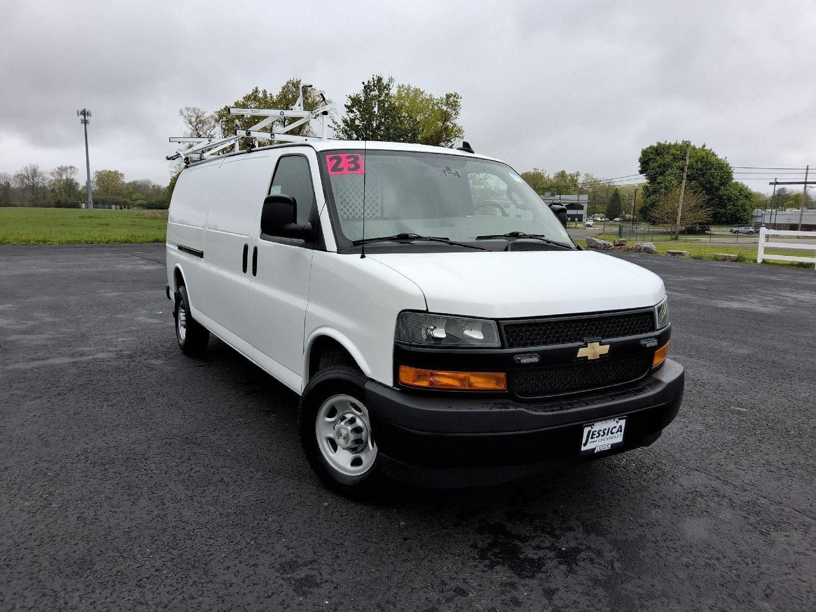 2023 Chevrolet Express 2500 Extended Work Van HD's photo