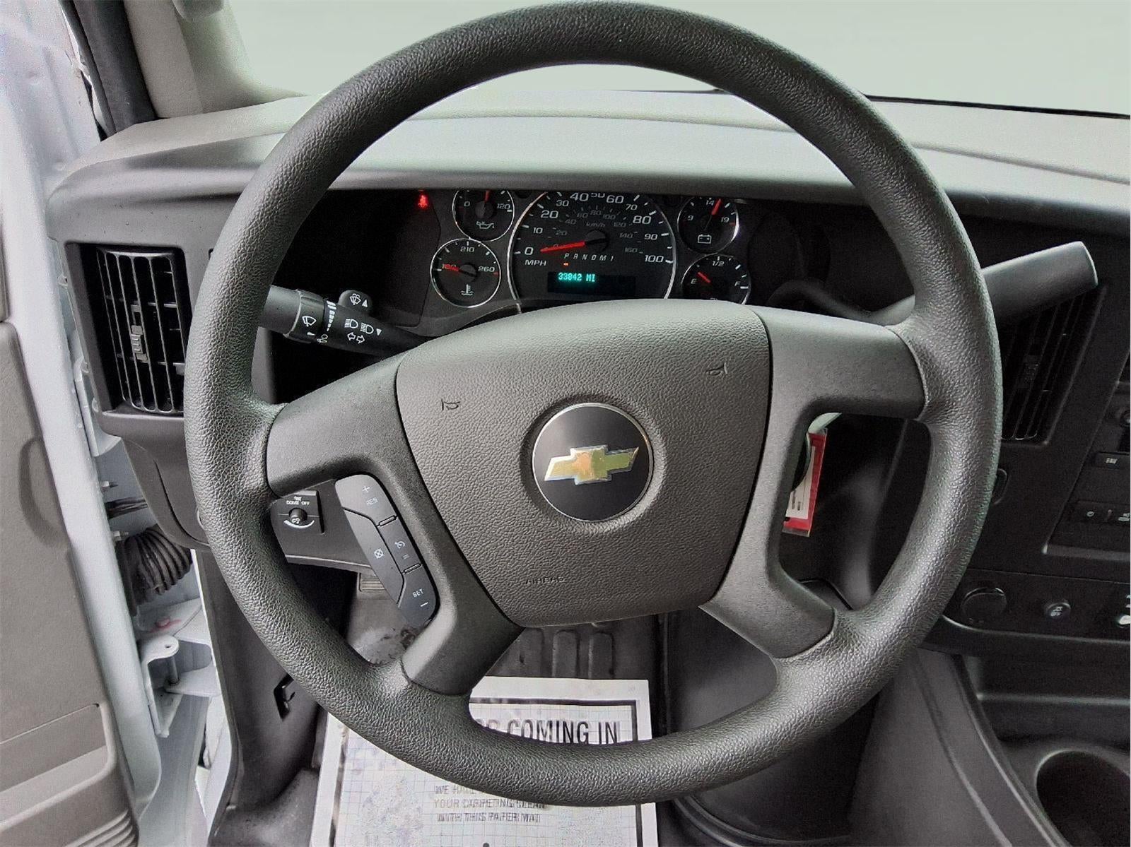 2025 Chevrolet Express Cargo WT