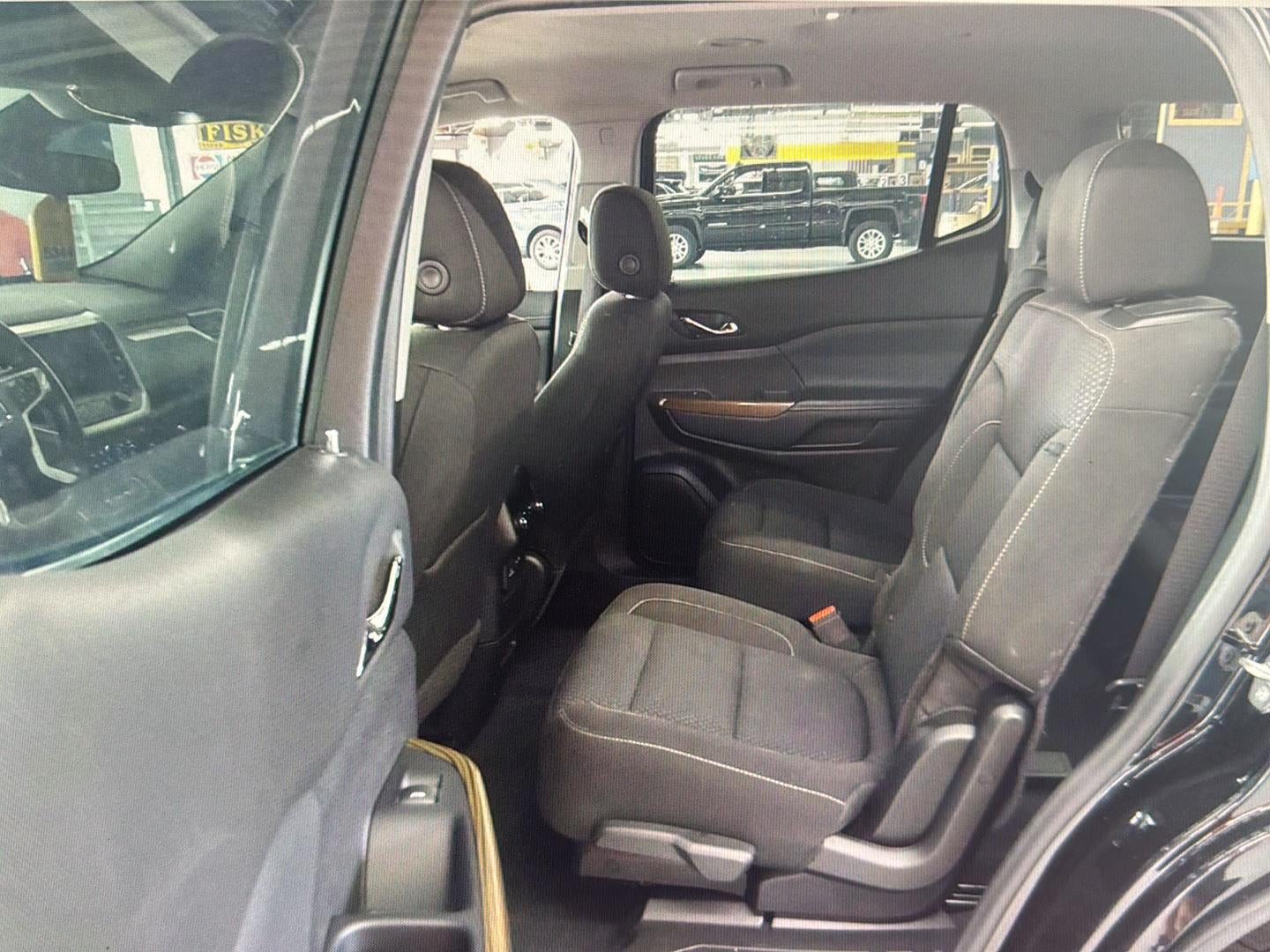 2022 GMC Acadia SLE