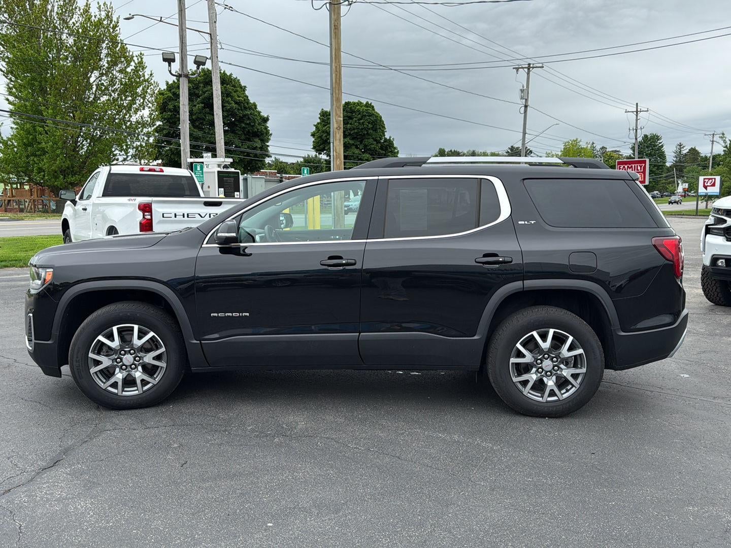 2023 GMC Acadia SLT