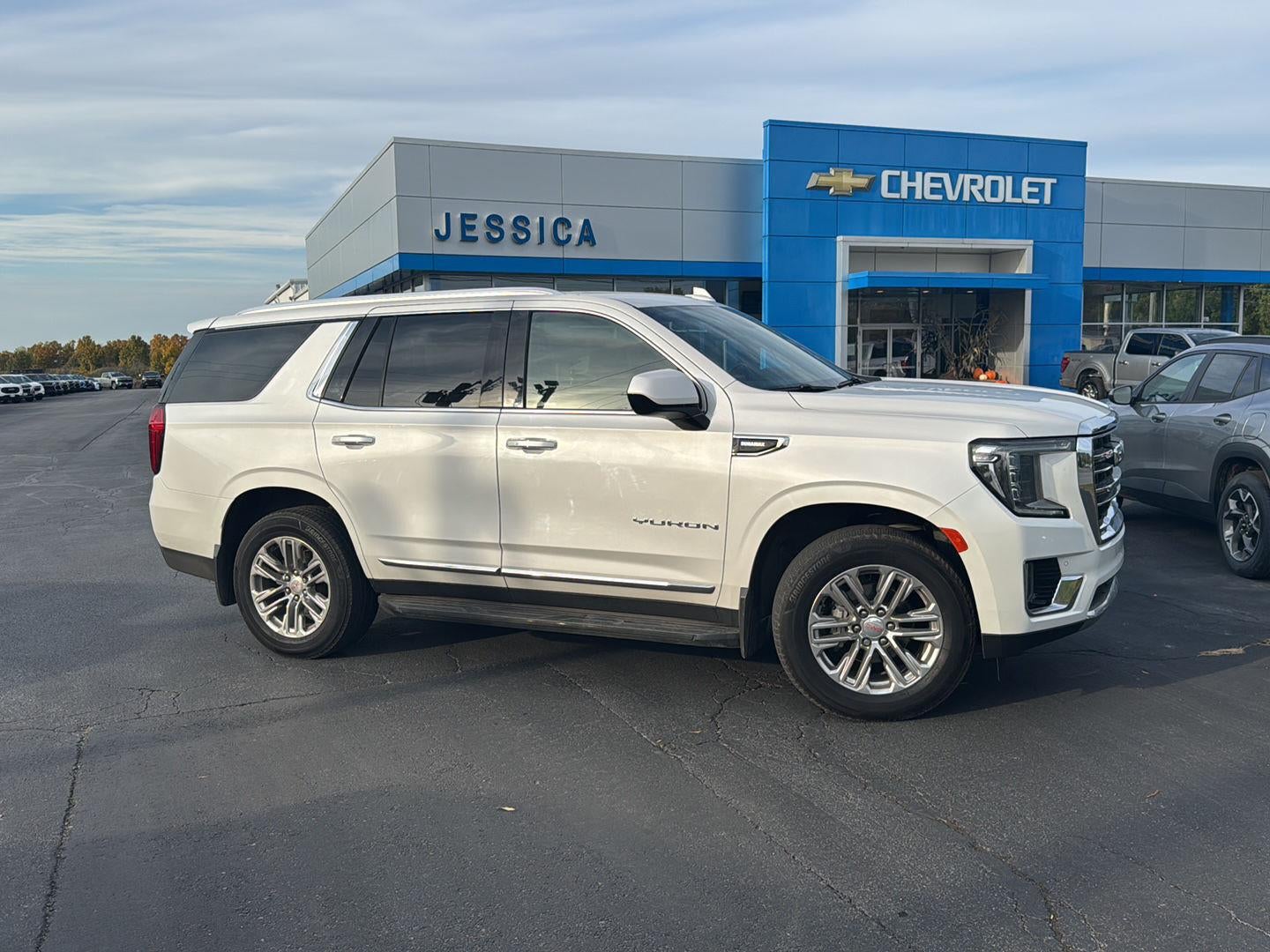 2023 GMC Yukon SLT