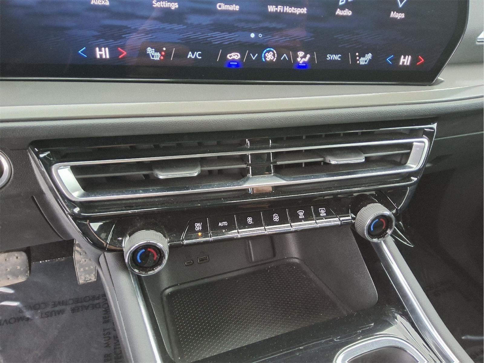 2024 Chevrolet Traverse LS