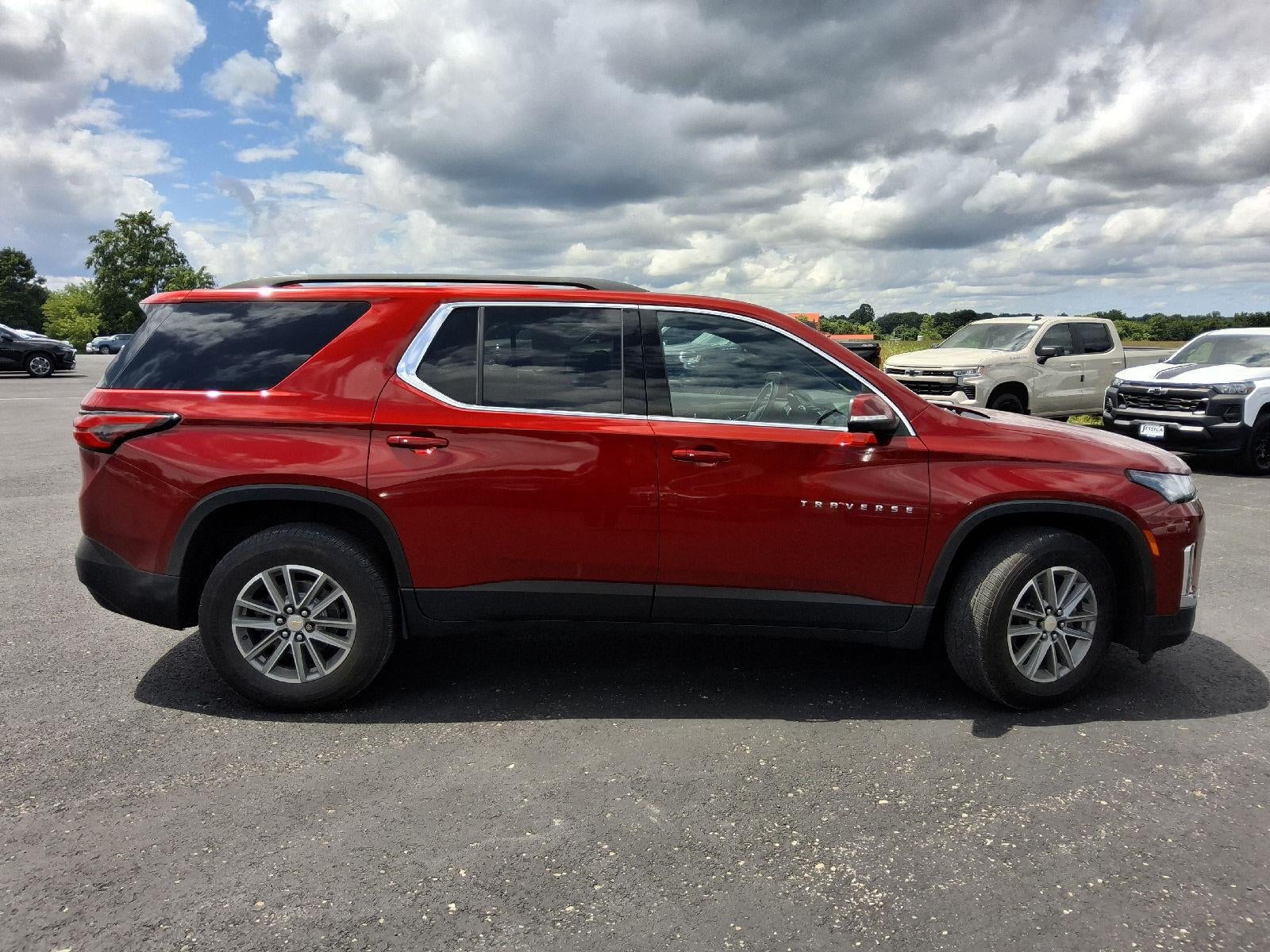 2022 Chevrolet Traverse LT Cloth