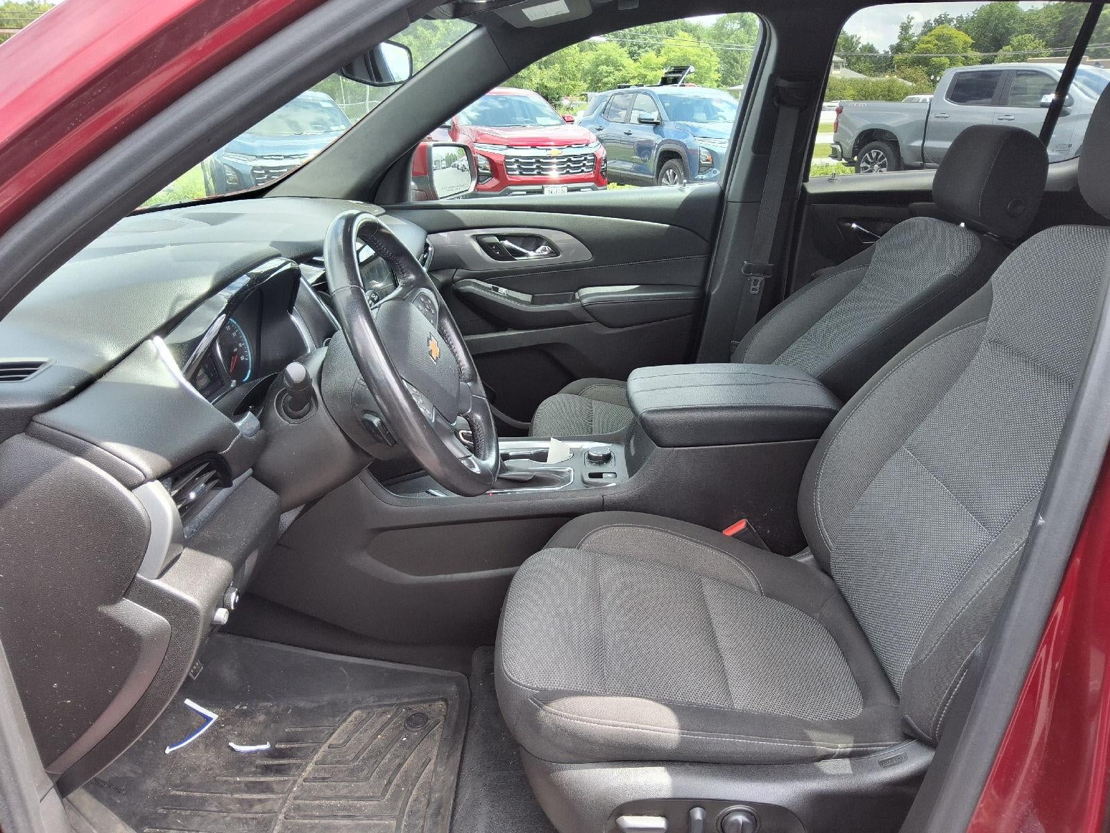2022 Chevrolet Traverse LT Cloth
