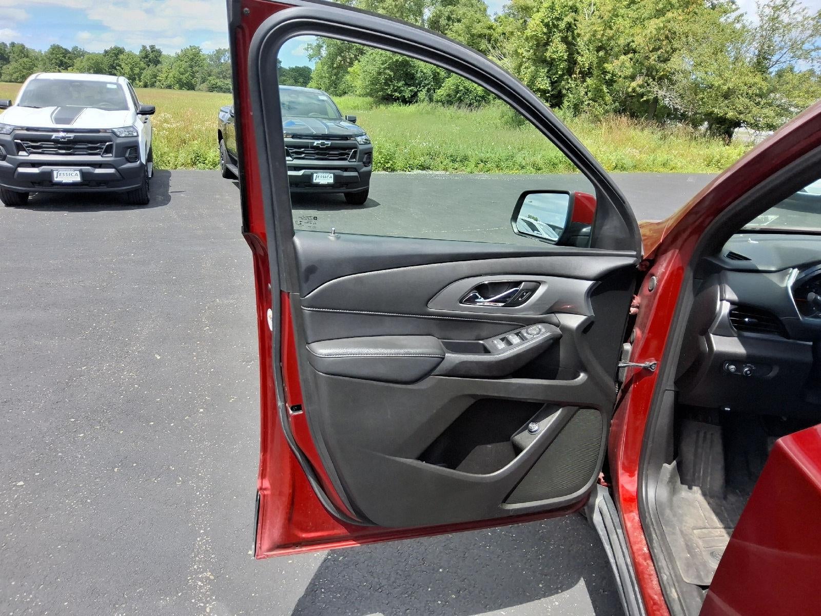 2022 Chevrolet Traverse LT Cloth