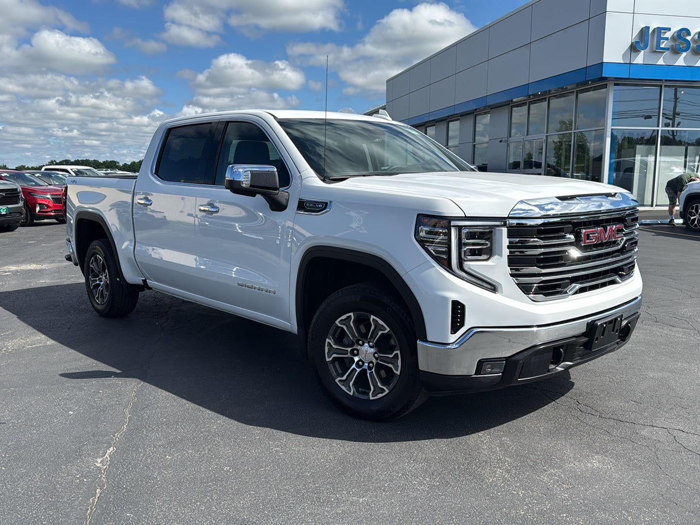 2025 GMC Sierra 1500 SLT