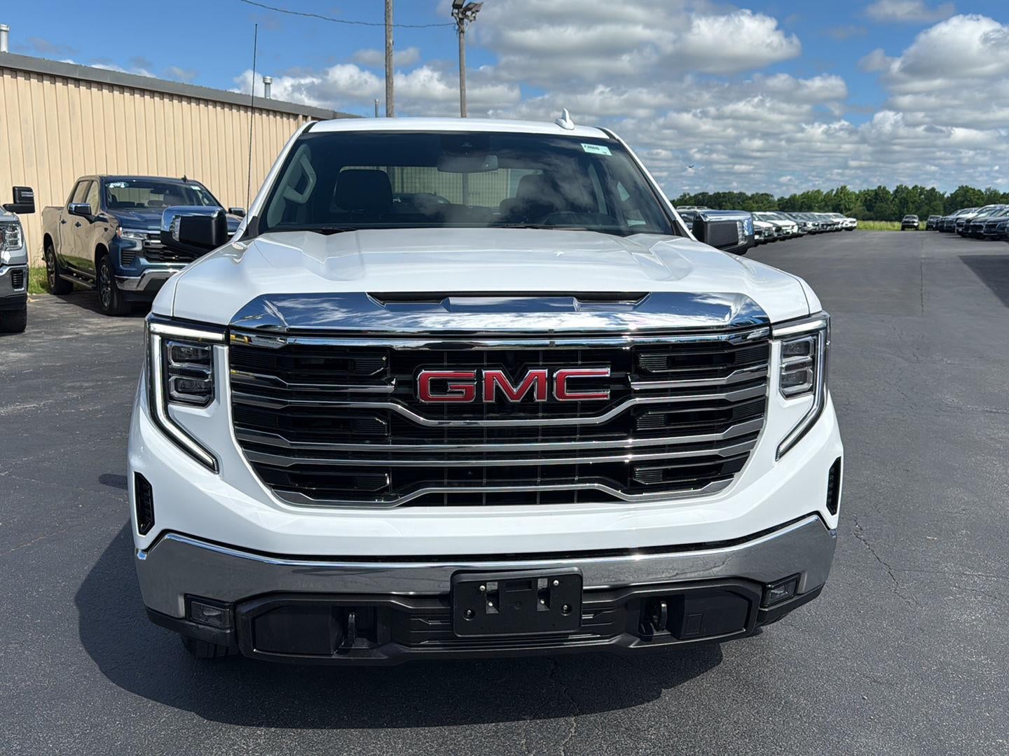 2025 GMC Sierra 1500 SLT