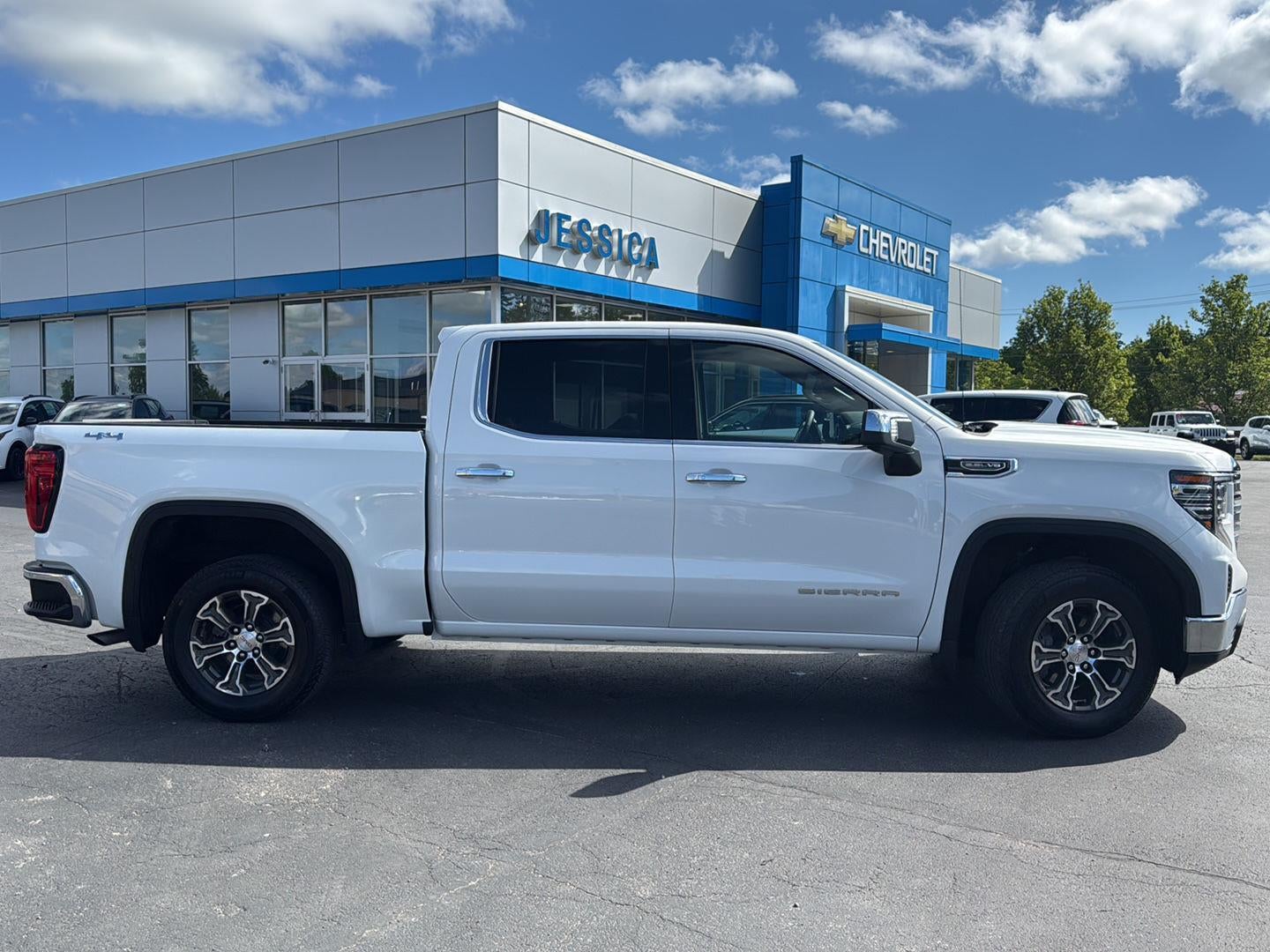 2025 GMC Sierra 1500 SLT