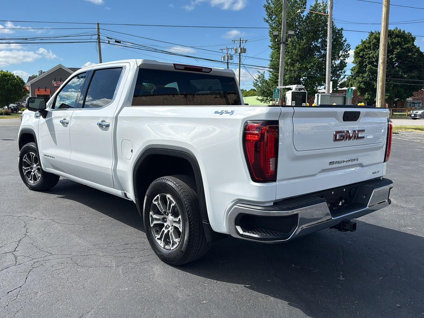2025 GMC Sierra 1500 SLT