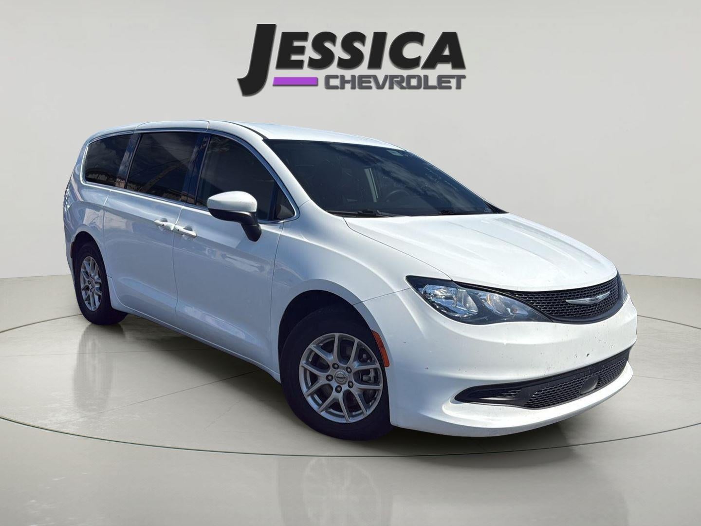 2023 Chrysler Voyager LX's photo