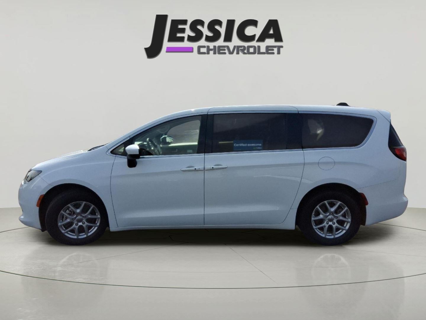 2023 Chrysler Voyager LX