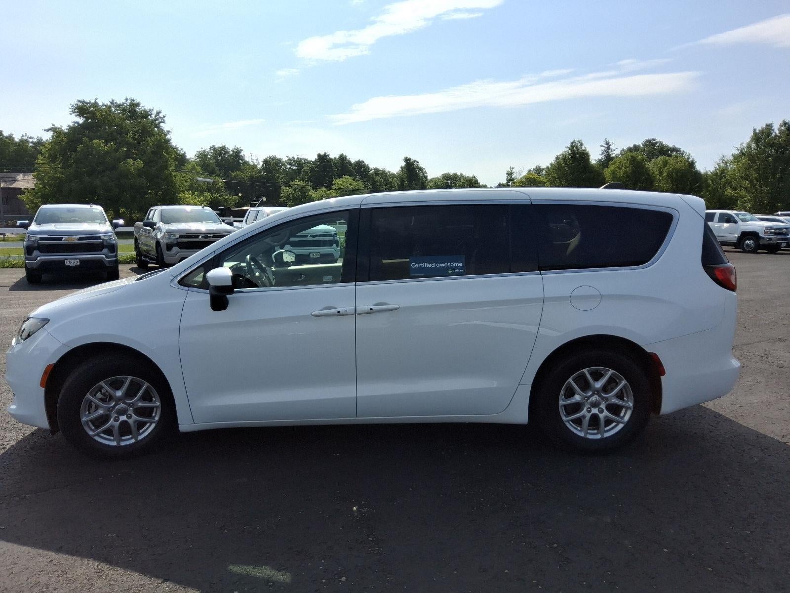 2023 Chrysler Voyager LX