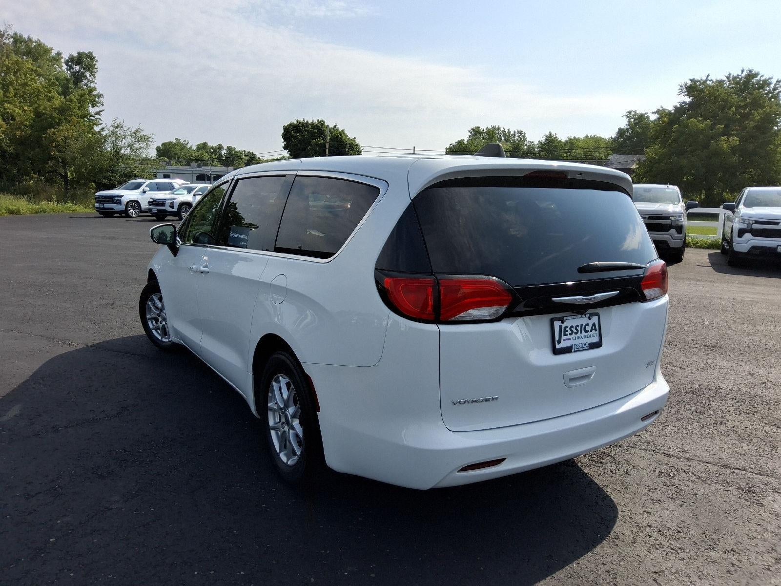 2023 Chrysler Voyager LX