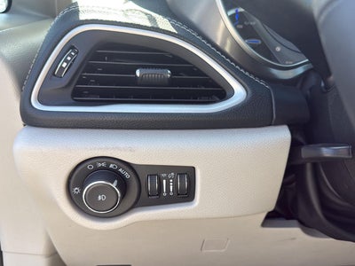 2023 Chrysler Pacifica Hybrid Touring L