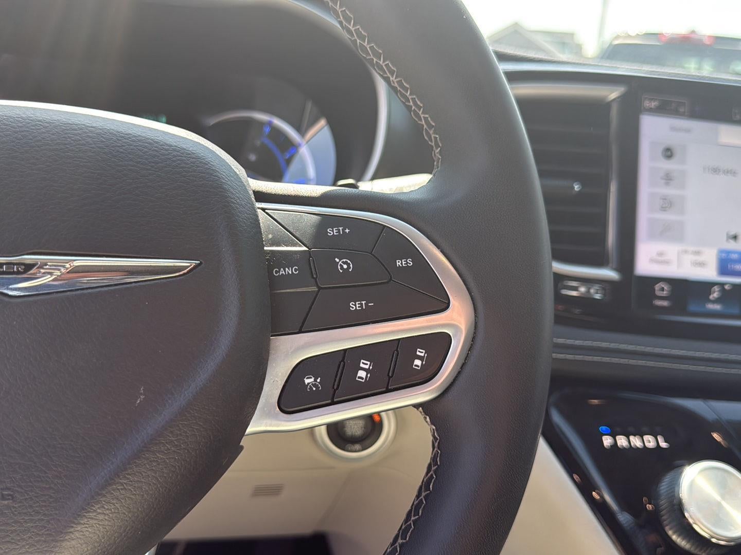 2023 Chrysler Pacifica Hybrid Touring L