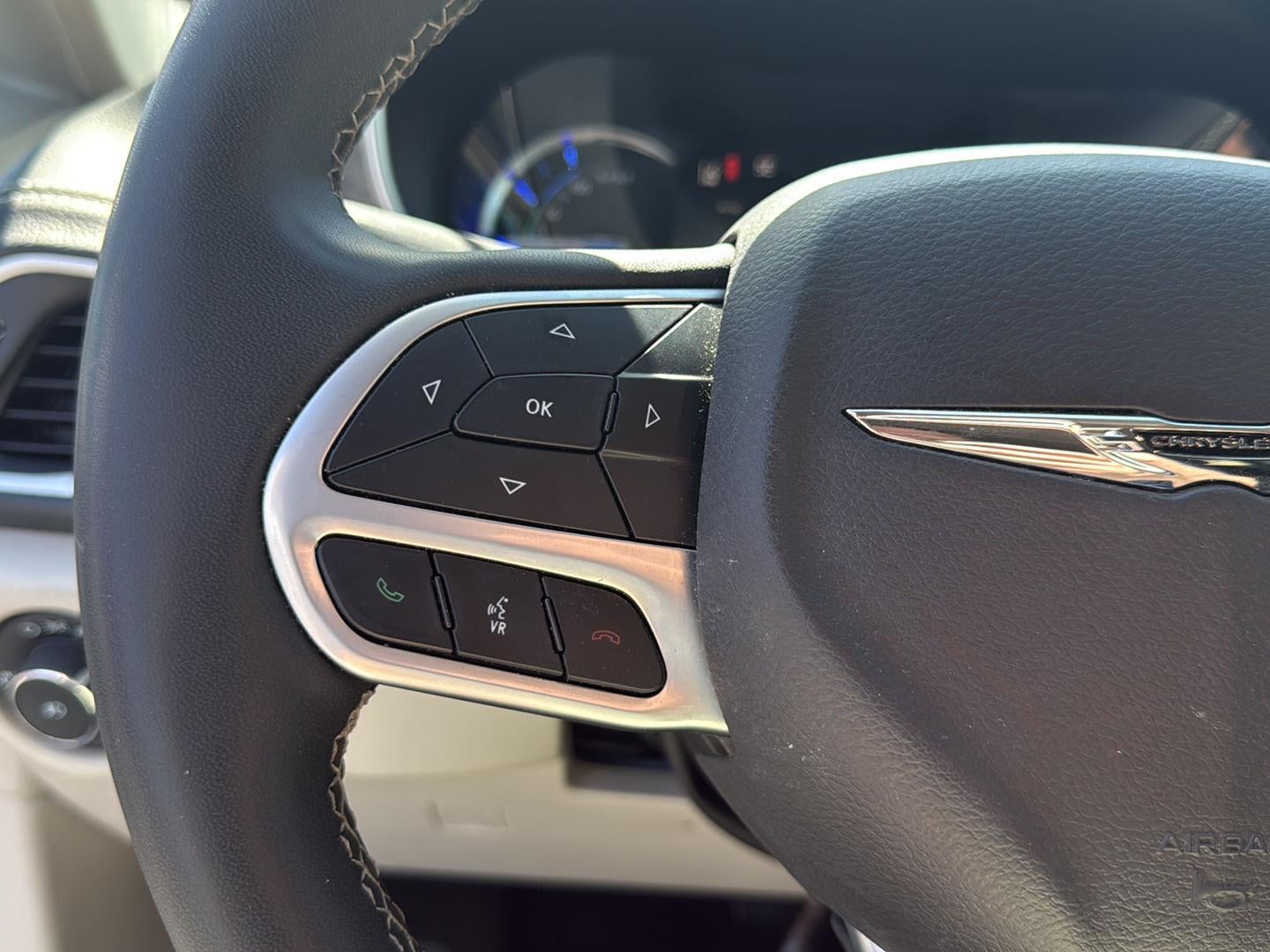 2023 Chrysler Pacifica Hybrid Touring L