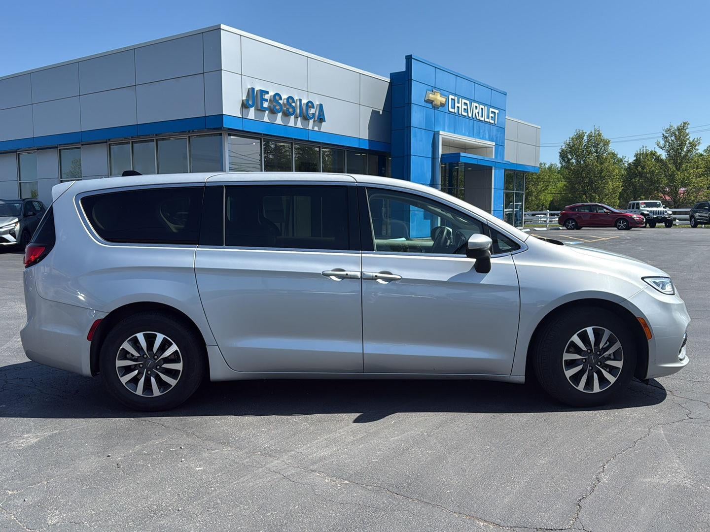 2023 Chrysler Pacifica Hybrid Touring L