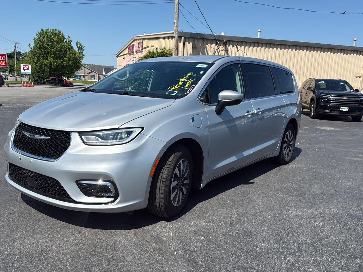 2023 Chrysler Pacifica Hybrid Touring L