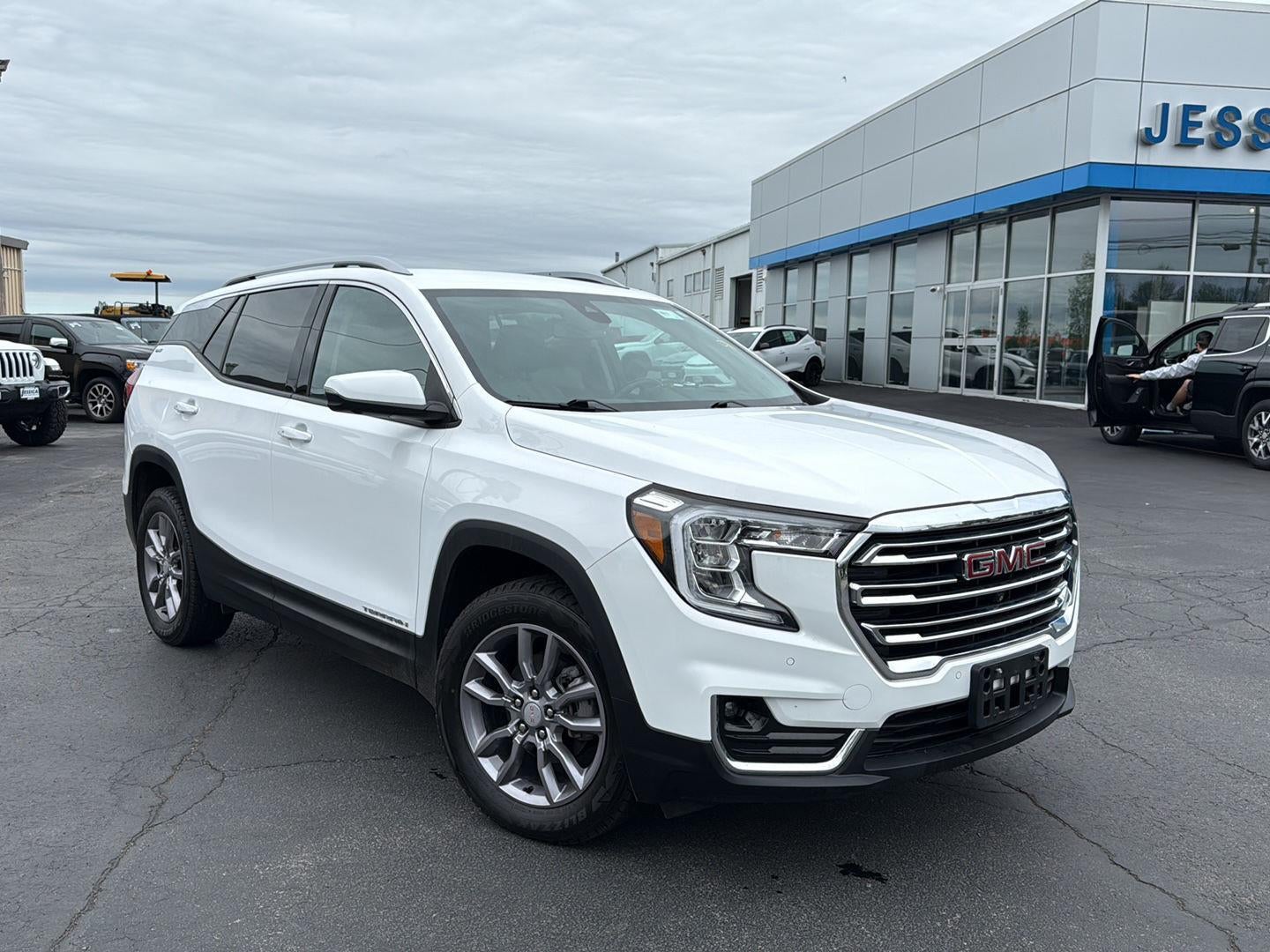 2023 GMC Terrain SLT AWD's photo