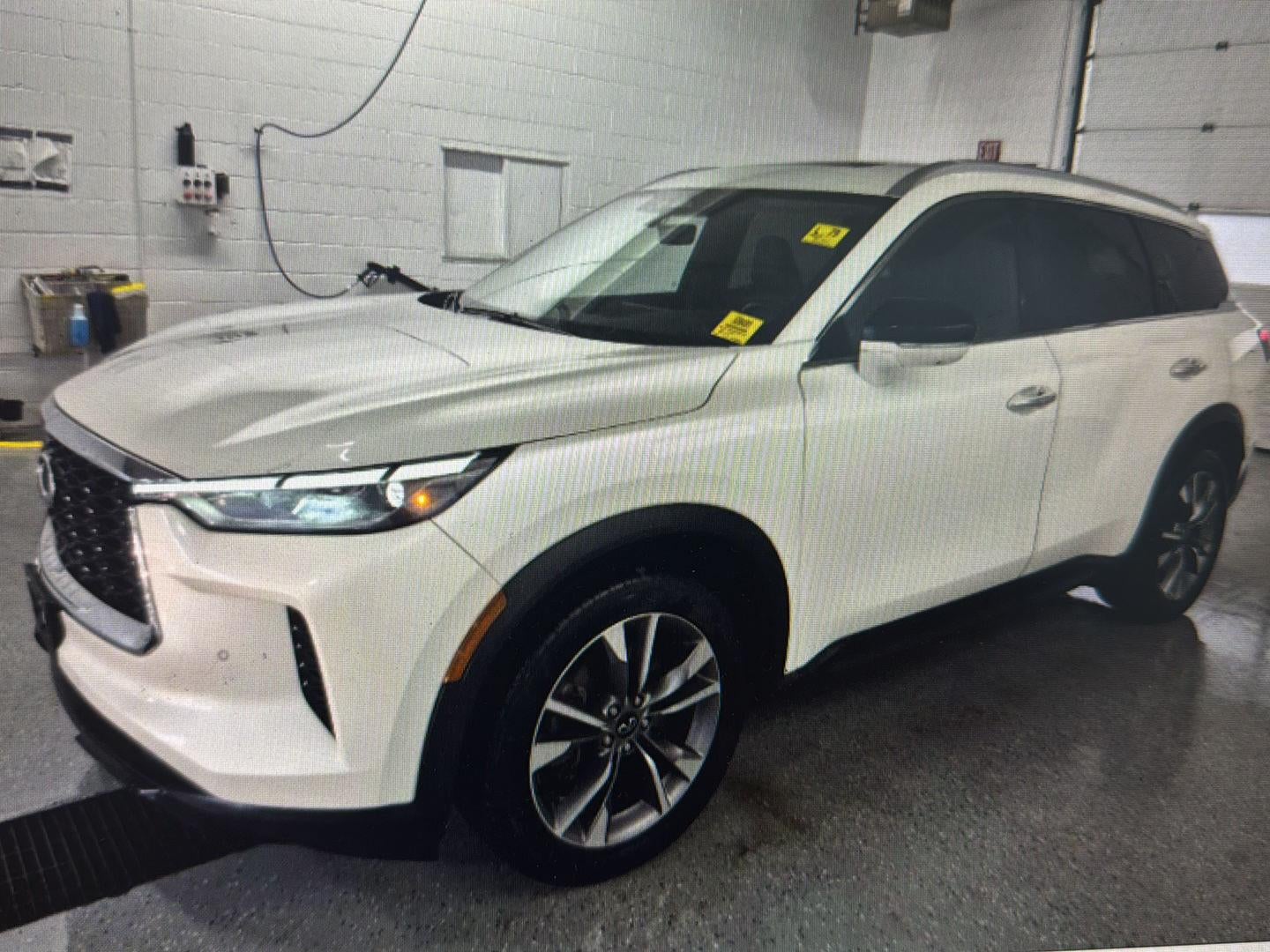 2024 INFINITI QX60 LUXE