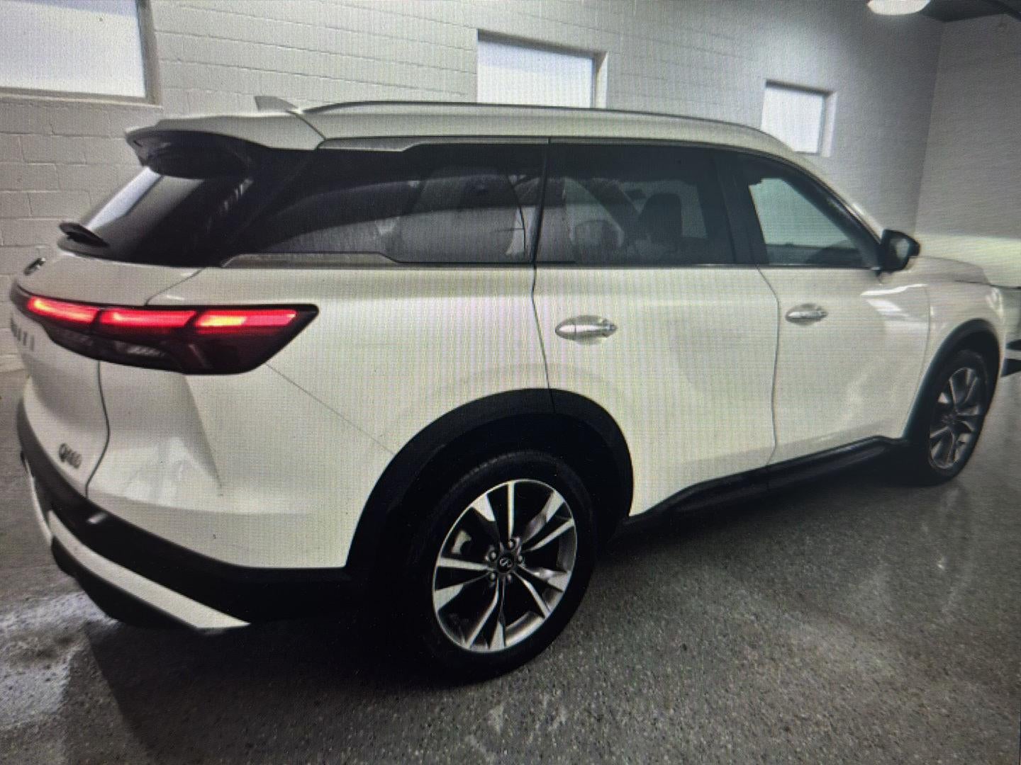 2024 INFINITI QX60 LUXE