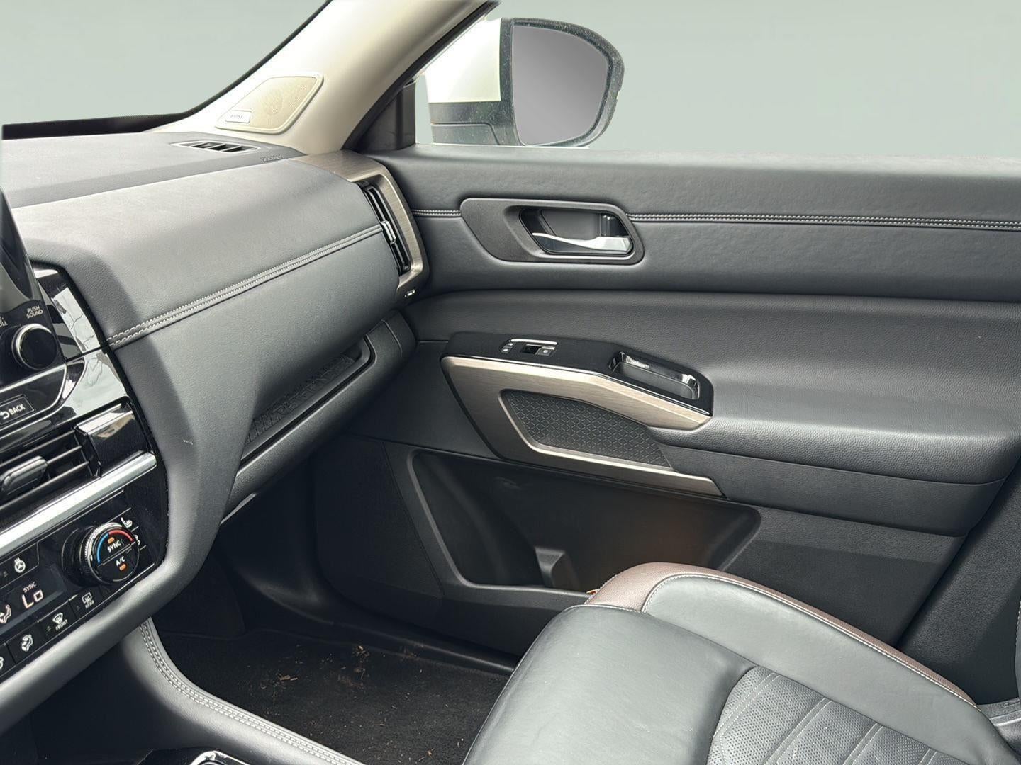 2024 Nissan Pathfinder Platinum 4WD