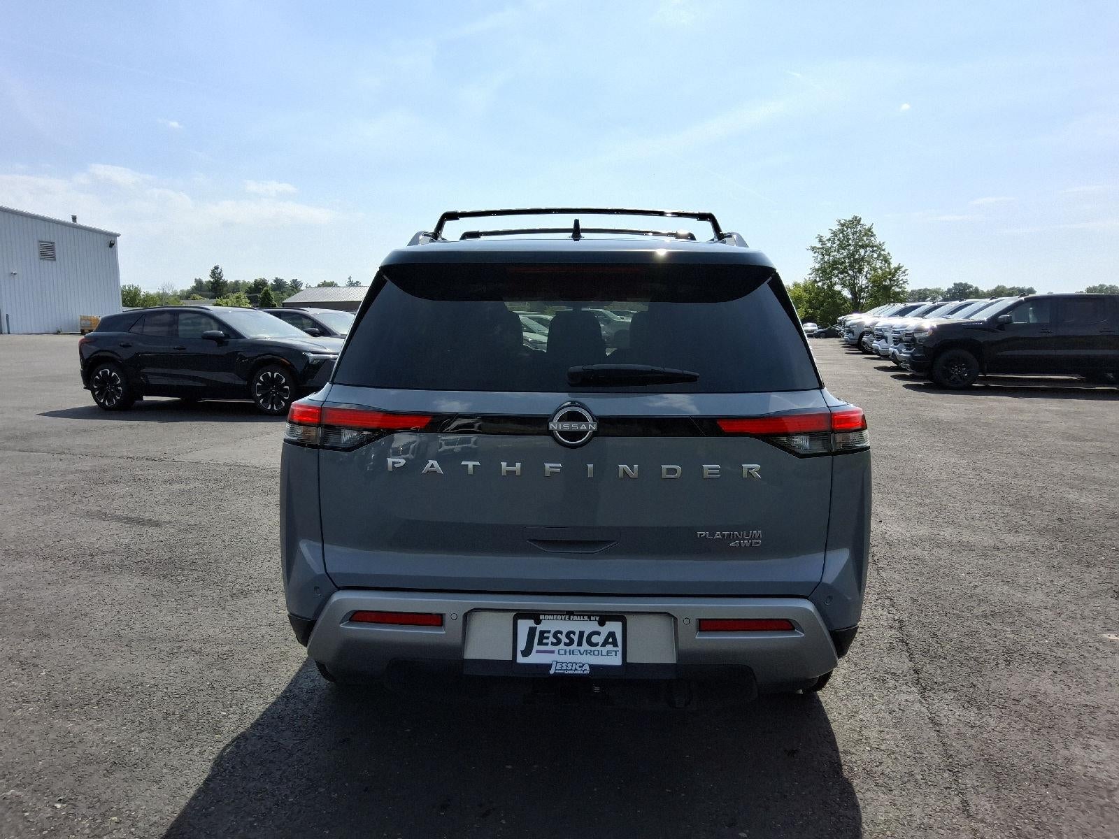 2025 Nissan Pathfinder Platinum