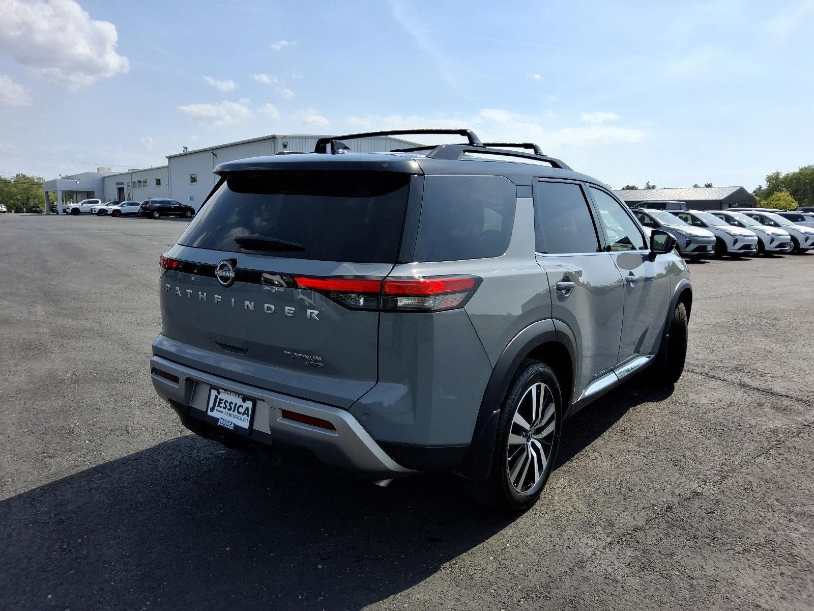 2025 Nissan Pathfinder Platinum