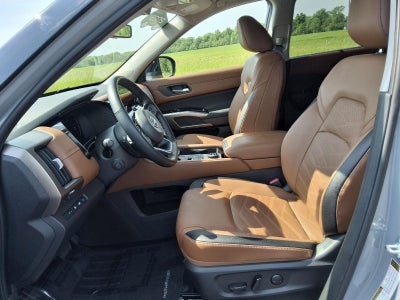 2025 Nissan Pathfinder Platinum