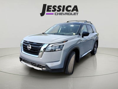 2025 Nissan Pathfinder Platinum