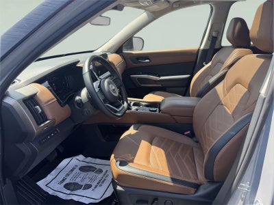 2025 Nissan Pathfinder Platinum