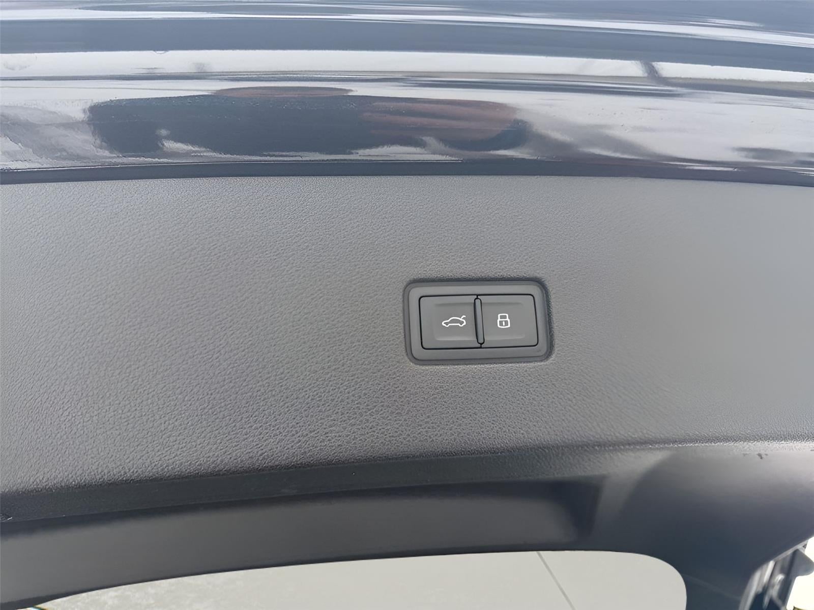 2020 Audi Q8 Premium Plus 55 TFSI quattro Tiptronic