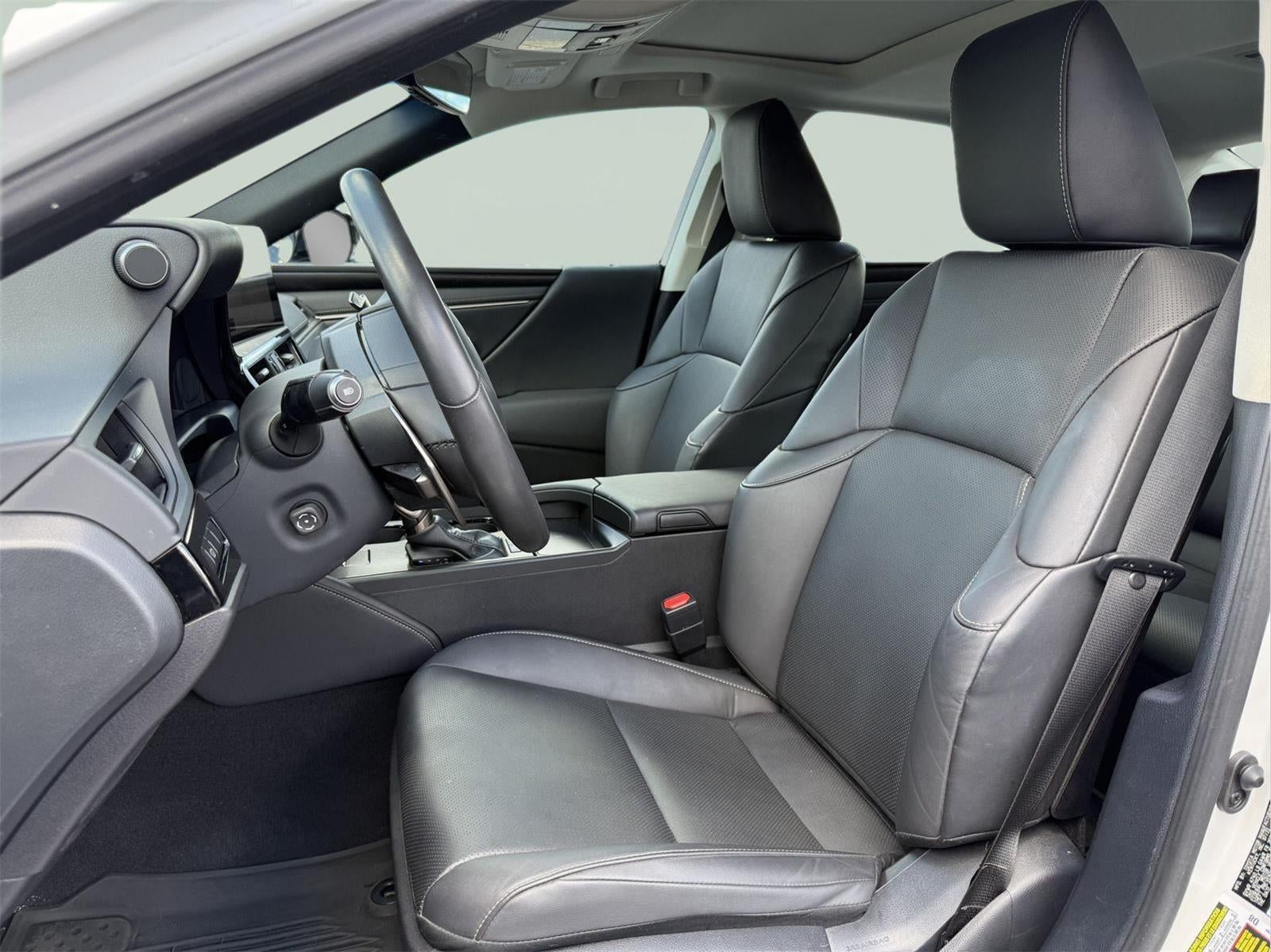 2024 Lexus ES 300h 