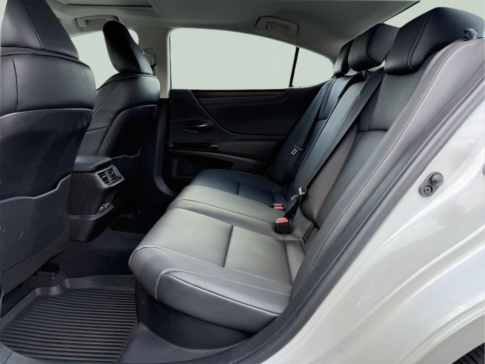 2024 Lexus ES 300h 