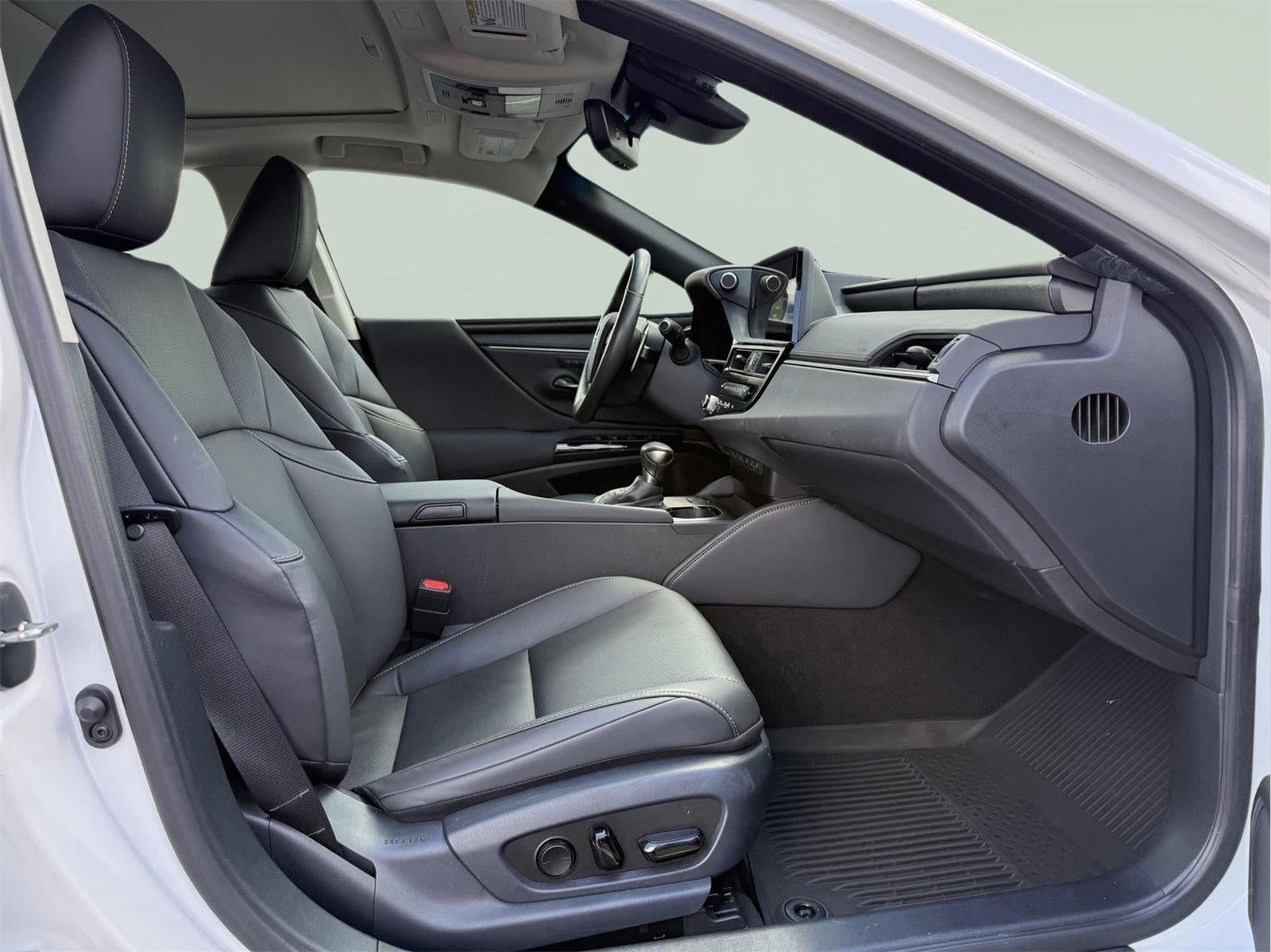 2024 Lexus ES 300h 