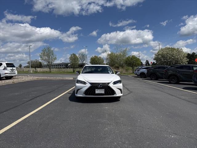 2024 Lexus ES 300h 