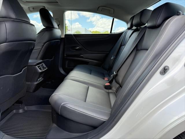 2024 Lexus ES 300h 