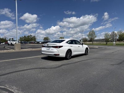 2024 Lexus ES 300h 