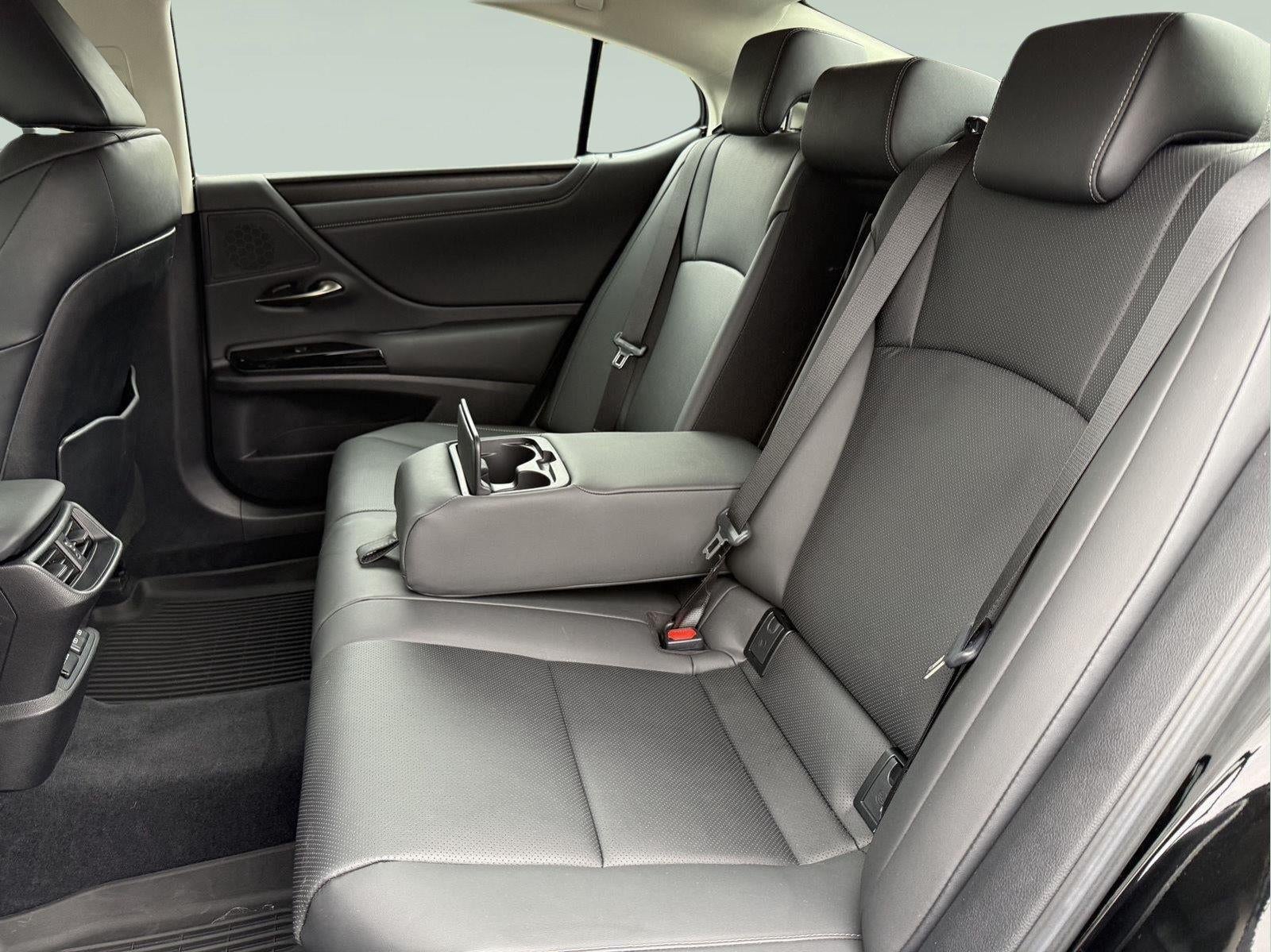2024 Lexus ES 300h 