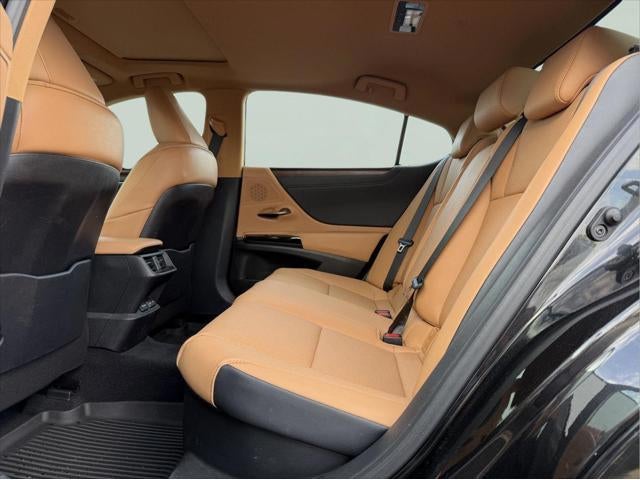 2024 Lexus ES 300h 