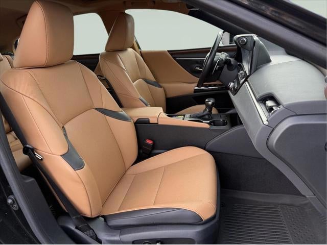 2024 Lexus ES 300h 