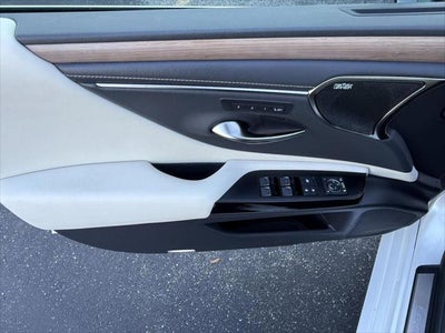 2023 Lexus ES 300h ULTRA LUXURY
