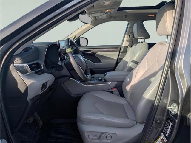 2023 Toyota Highlander Platinum