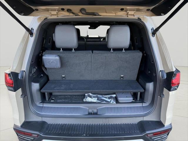 2025 Lexus LX 700h OVERTRAIL