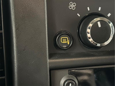 2025 Chevrolet Express Passenger 3500 1LT