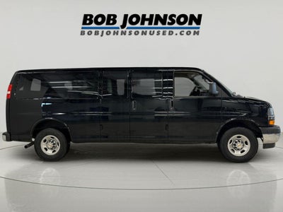 2025 Chevrolet Express Passenger 3500 1LT