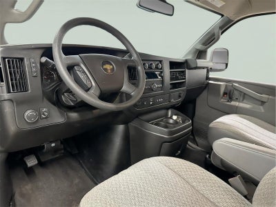 2025 Chevrolet Express Passenger 3500 1LT