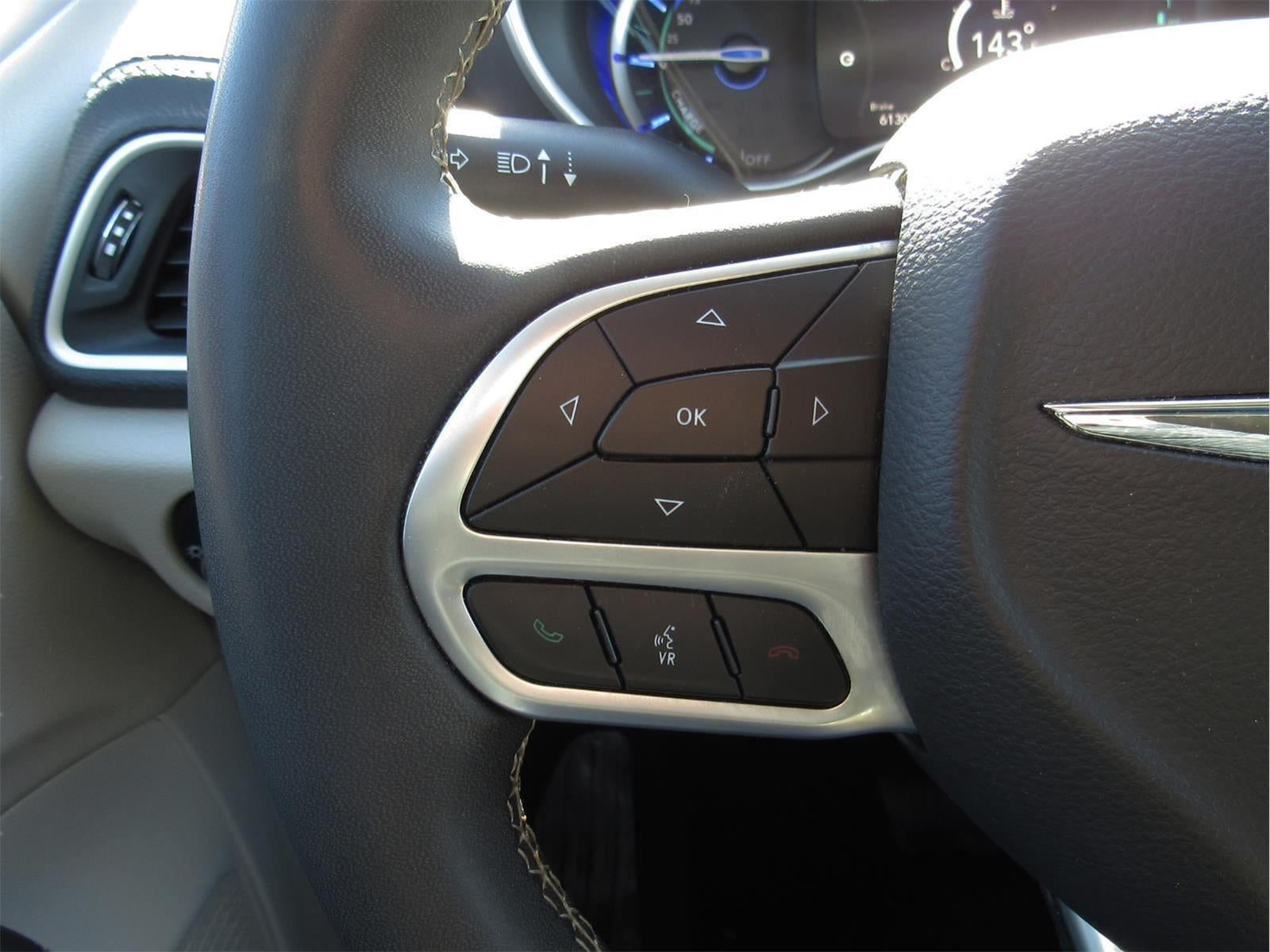 2023 Chrysler Pacifica Hybrid Touring L