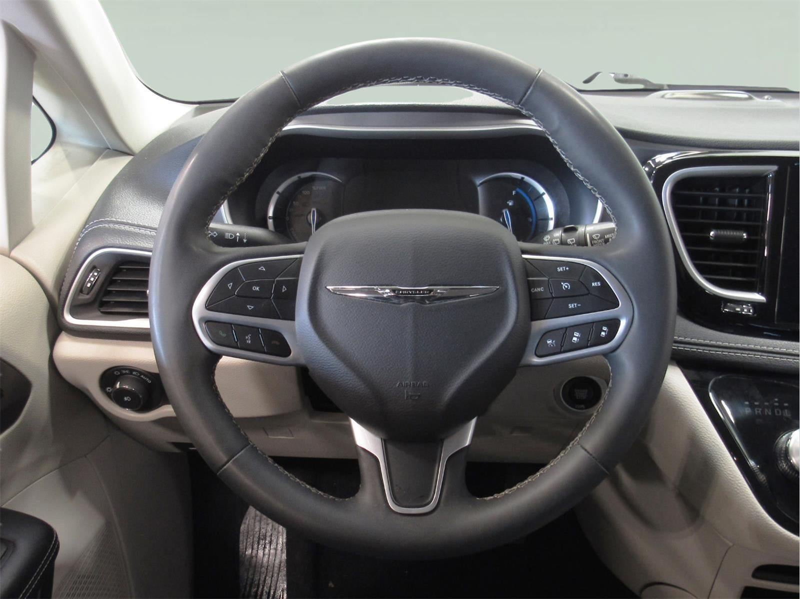 2023 Chrysler Pacifica Hybrid Touring L